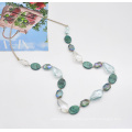 Benutzerdefinierte grüne Acryl- und transparente Harzkette Langer Pullover -Lederseilkettenkette Halskette